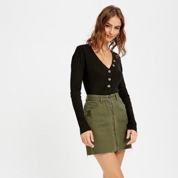 Buttoned Down Cardigan Top Black - Picture 4 of 7